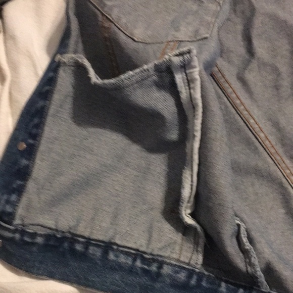 Betty Boop Jean Jacket in  good condition. Never worn - Picture 11 of 12